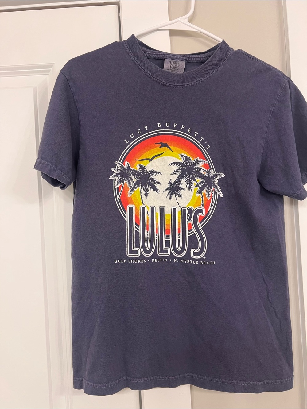 Lulu's Comfort Colors Graphic Short-Sleeve T-Shirt - Navy sz small Lucy Buffett